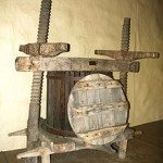 220px-Wine_press_from_16th_century